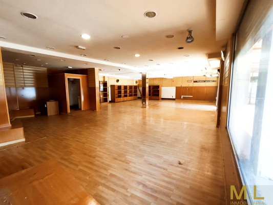 Local comercial en venta en CARABELAS, AMBASSADOR BAJO 6