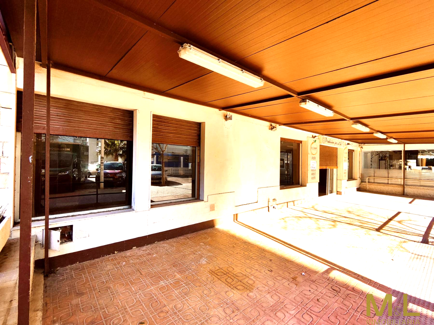 Local comercial en venta en CARABELAS, AMBASSADOR BAJO 6