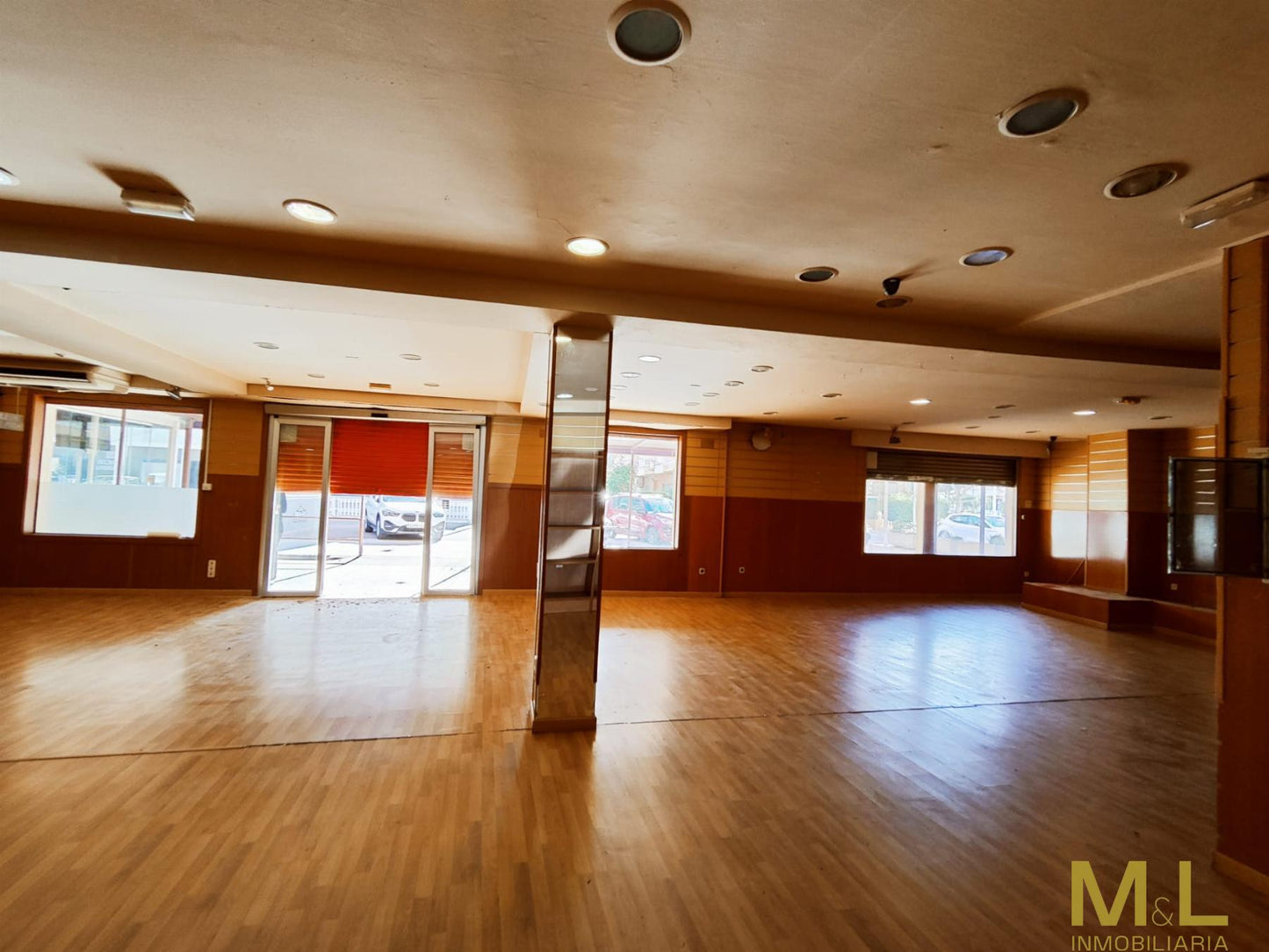 Local comercial en venta en CARABELAS, AMBASSADOR BAJO 6