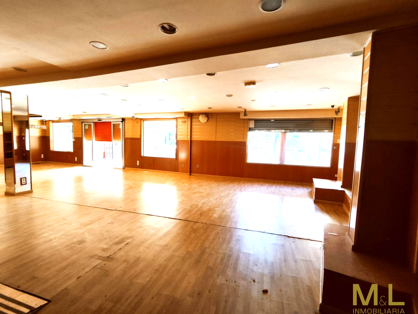 Local comercial en venta en CARABELAS, AMBASSADOR BAJO 6