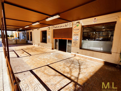 Local comercial en venta en CARABELAS, AMBASSADOR BAJO 6