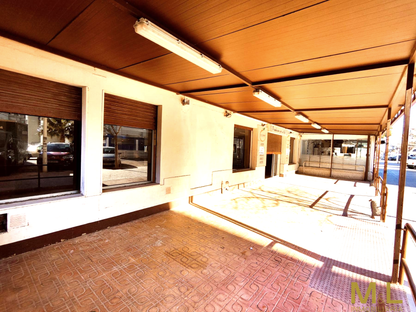 Local comercial en venta en CARABELAS, AMBASSADOR BAJO 6